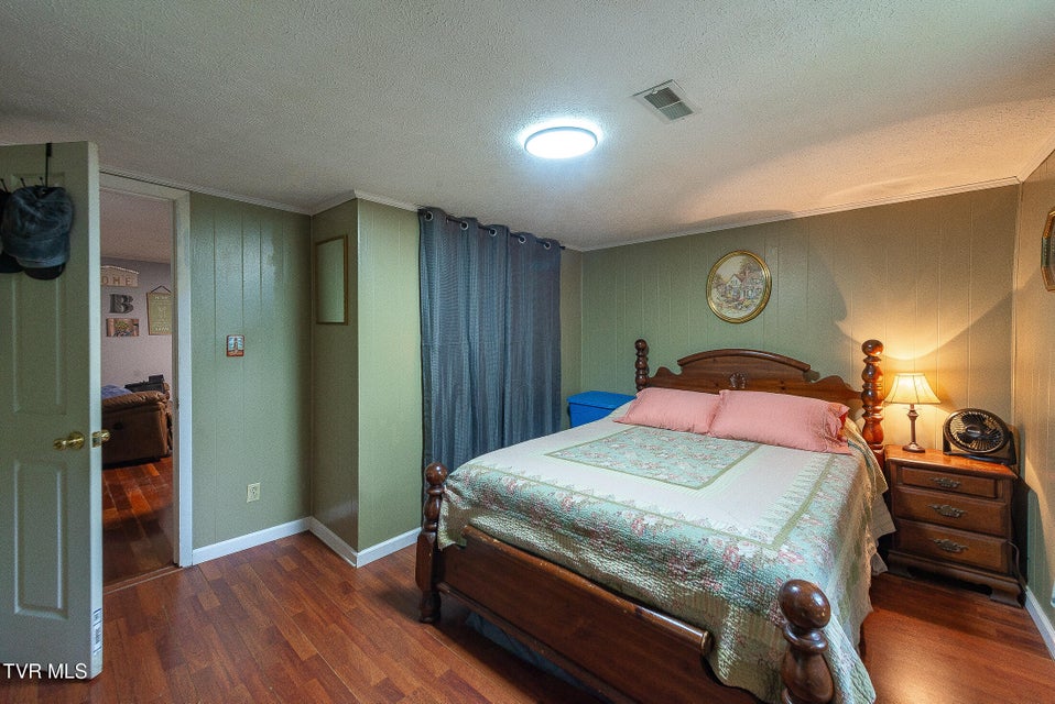Photo #26: 2009 Tenneva Street