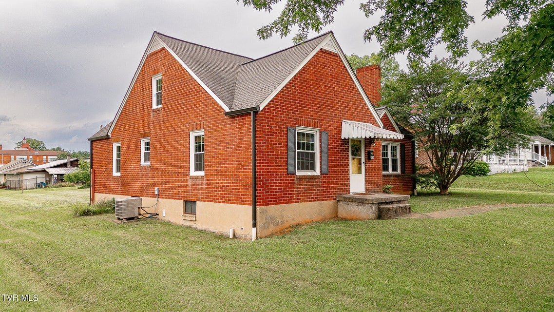 Photo #3: 1024 Sharondale Avenue