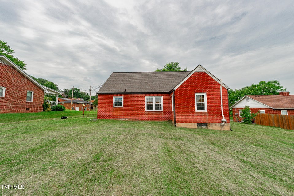 Photo #12: 1024 Sharondale Avenue
