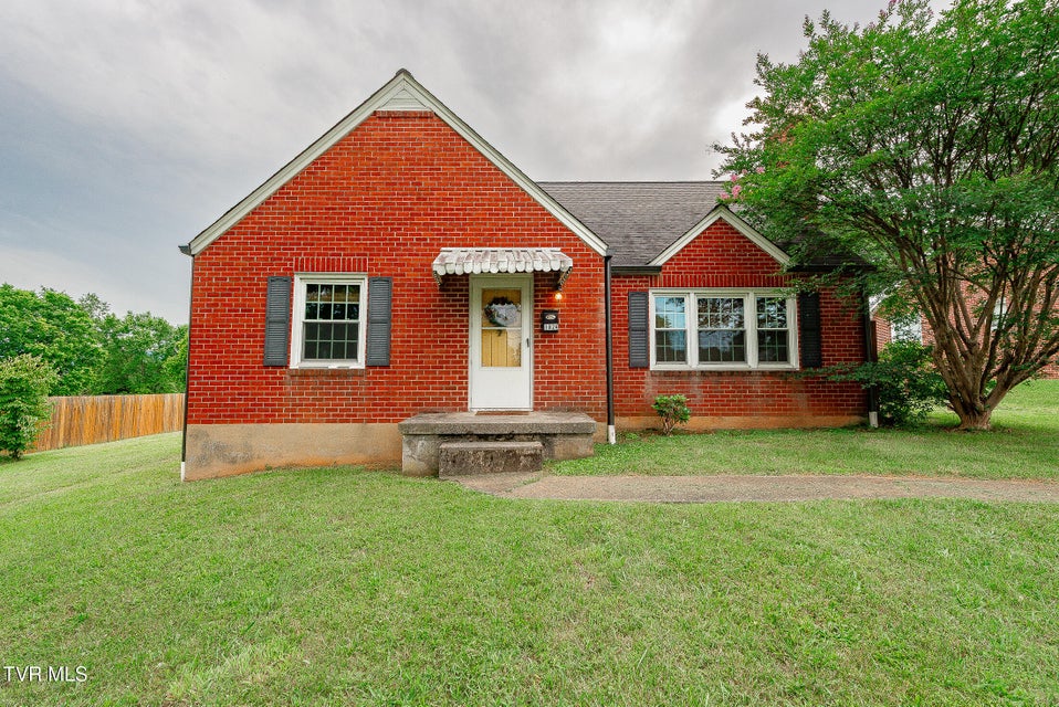 Photo #2: 1024 Sharondale Avenue