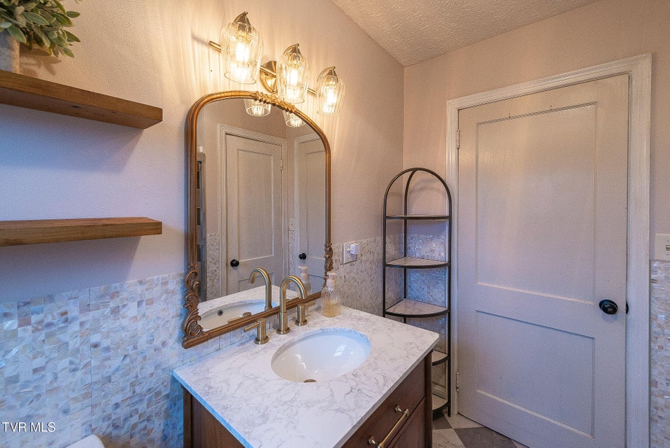 Photo #28: 1024 Sharondale Avenue