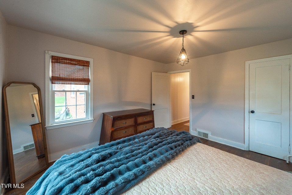 Photo #37: 1024 Sharondale Avenue