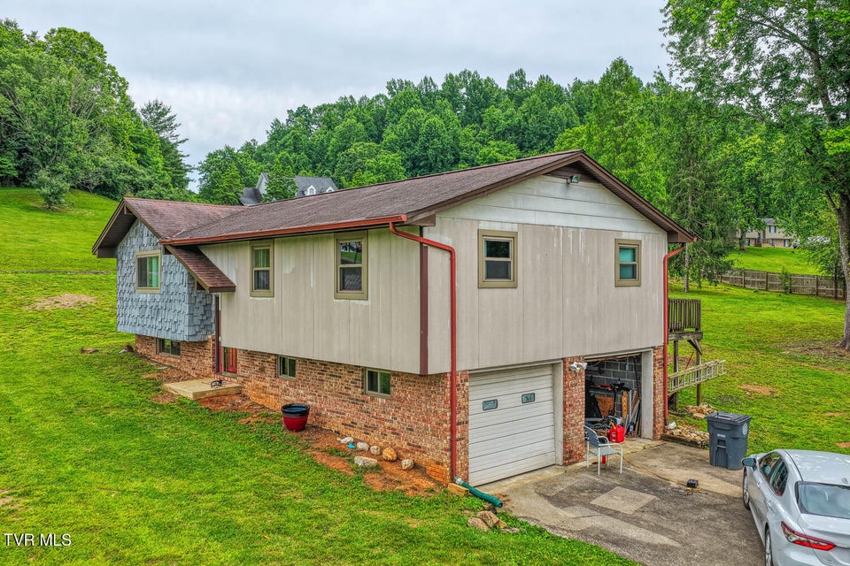 Photo #7: 1401 Valley Lane
