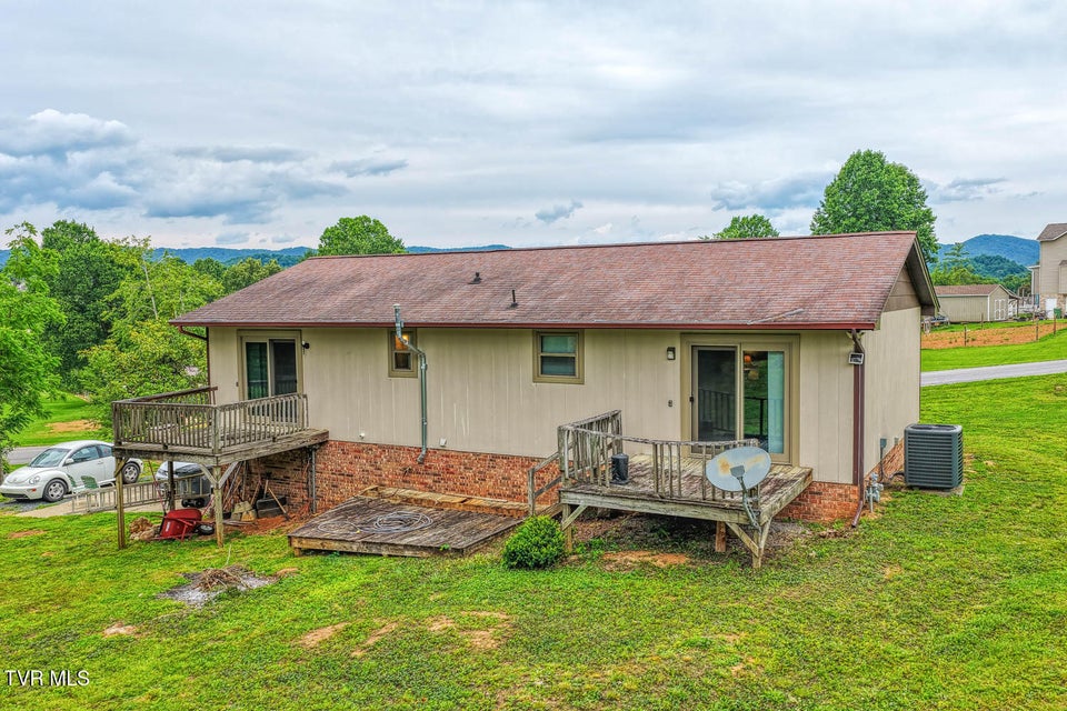 Photo #11: 1401 Valley Lane