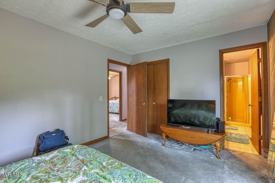Photo #28: 1401 Valley Lane