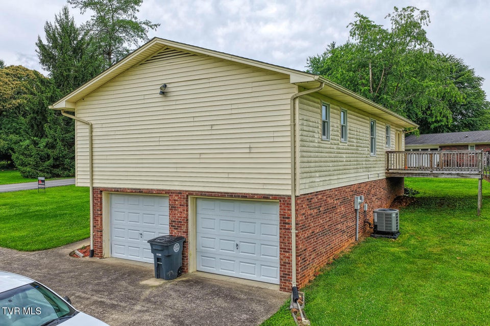 Photo #9: 1408 Valley Lane