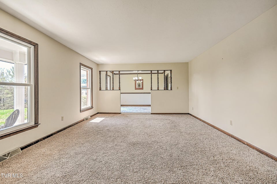 Photo #12: 646 Meadow View Road