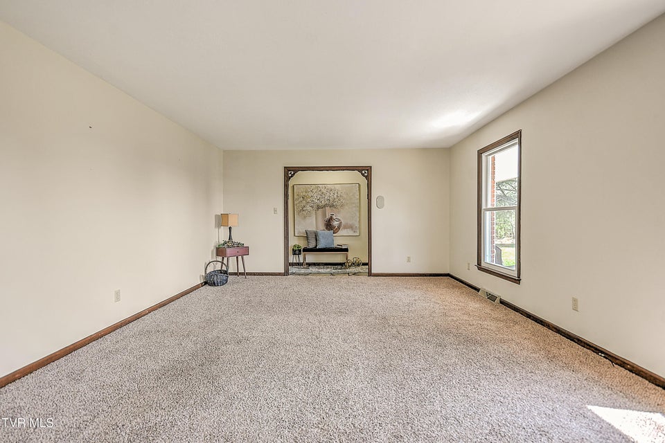 Photo #14: 646 Meadow View Road