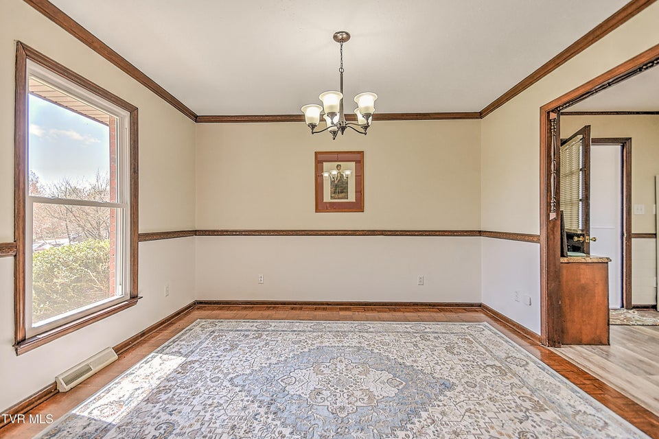 Photo #15: 646 Meadow View Road