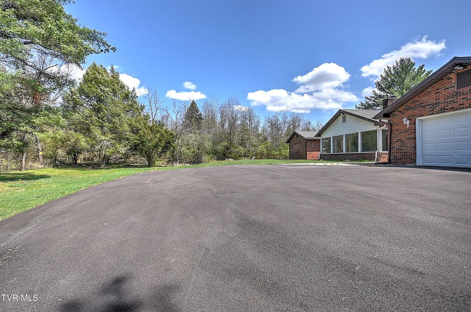 Photo #51: 646 Meadow View Road
