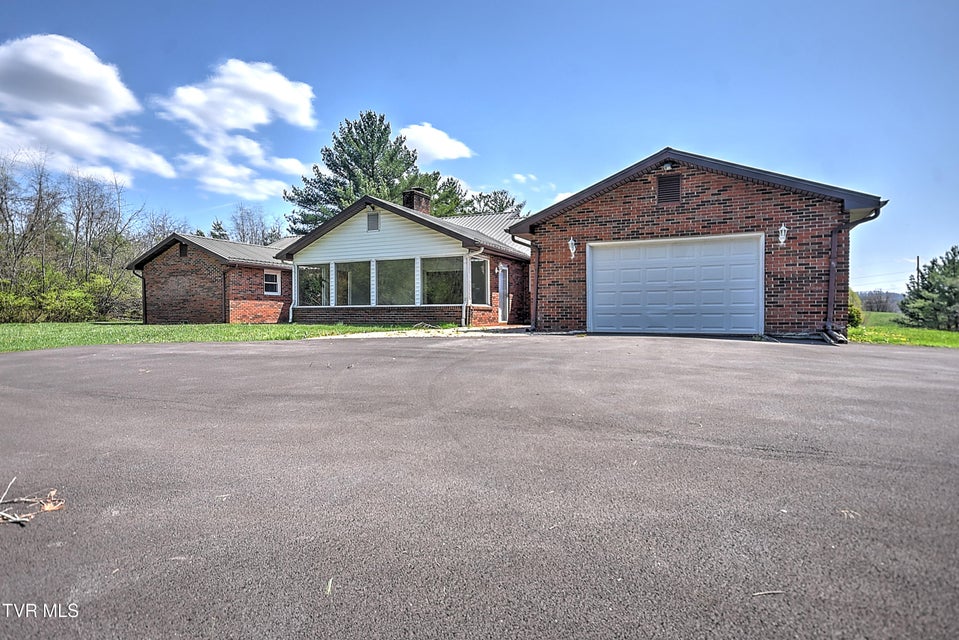 Photo #52: 646 Meadow View Road