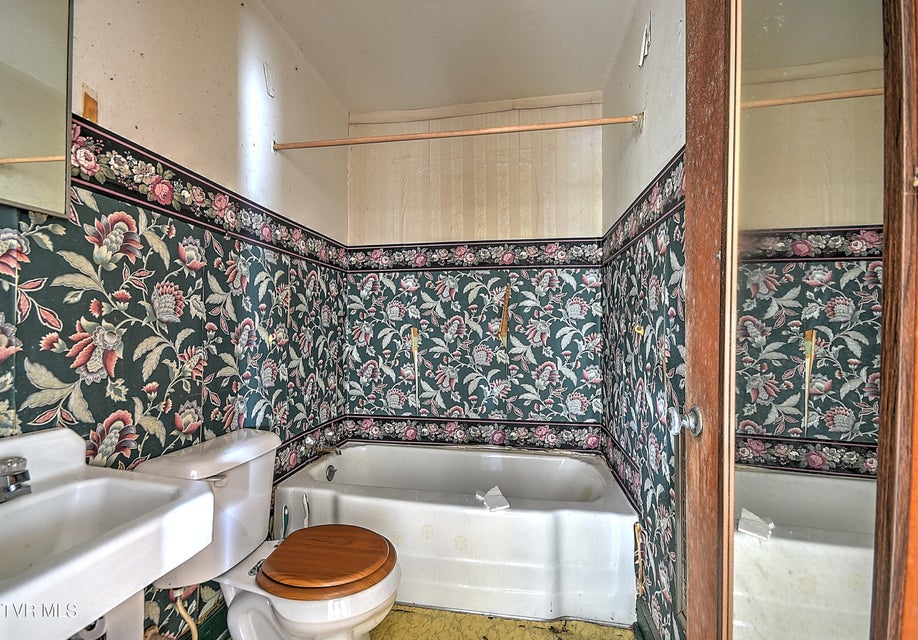 Photo #10: 2209 Jett Road