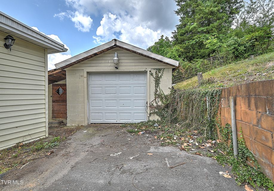 Photo #22: 2209 Jett Road