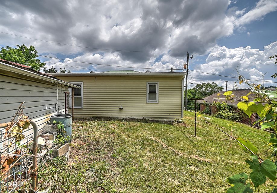 Photo #26: 2209 Jett Road