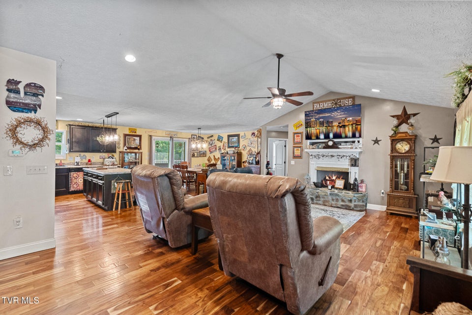 Photo #12: 335 Wisecarver Road