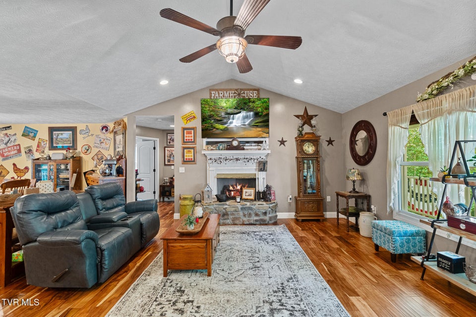 Photo #13: 335 Wisecarver Road
