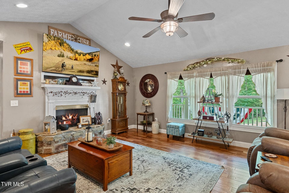 Photo #14: 335 Wisecarver Road