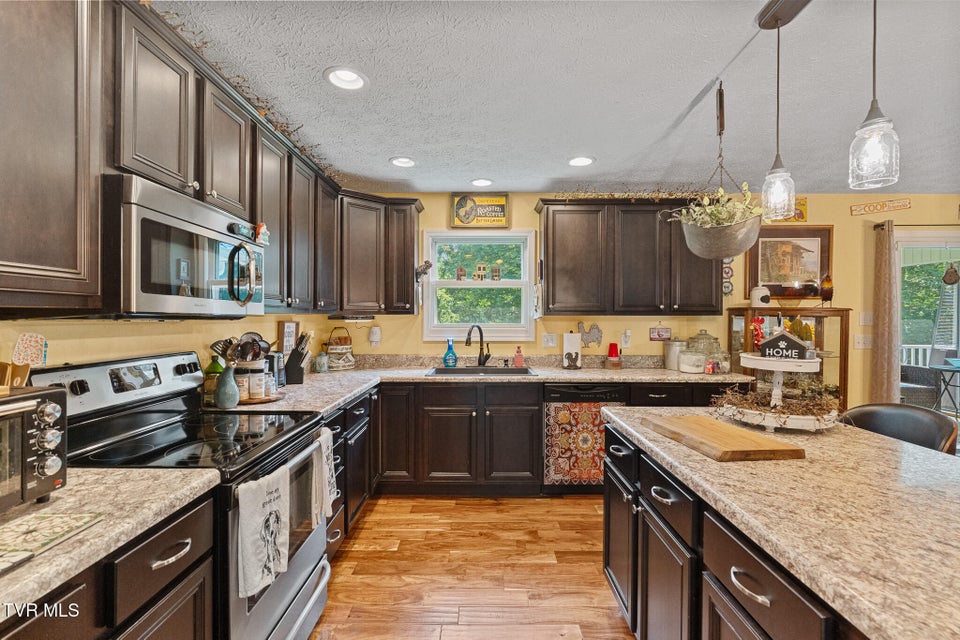 Photo #16: 335 Wisecarver Road