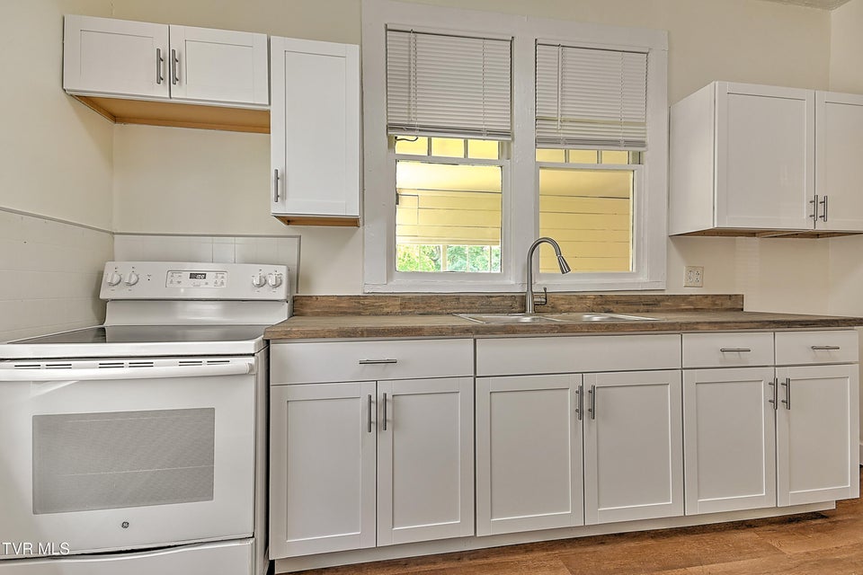 Photo #18: 908 Afton Street