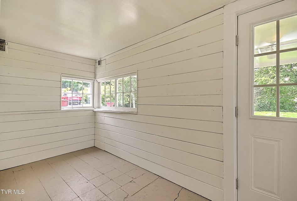 Photo #21: 908 Afton Street