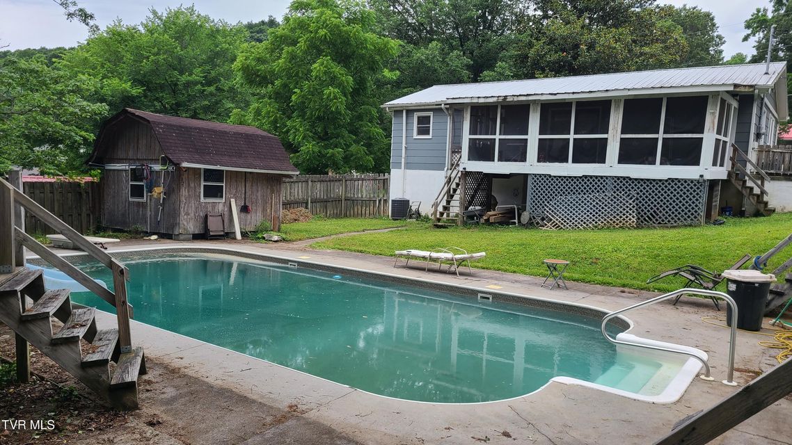 Photo #3: 1315 Lowe Street