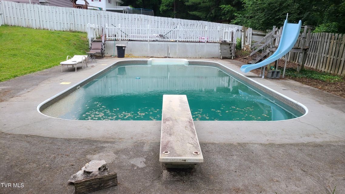 Photo #4: 1315 Lowe Street