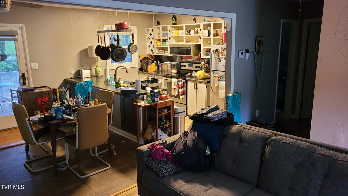 Photo #7: 1315 Lowe Street