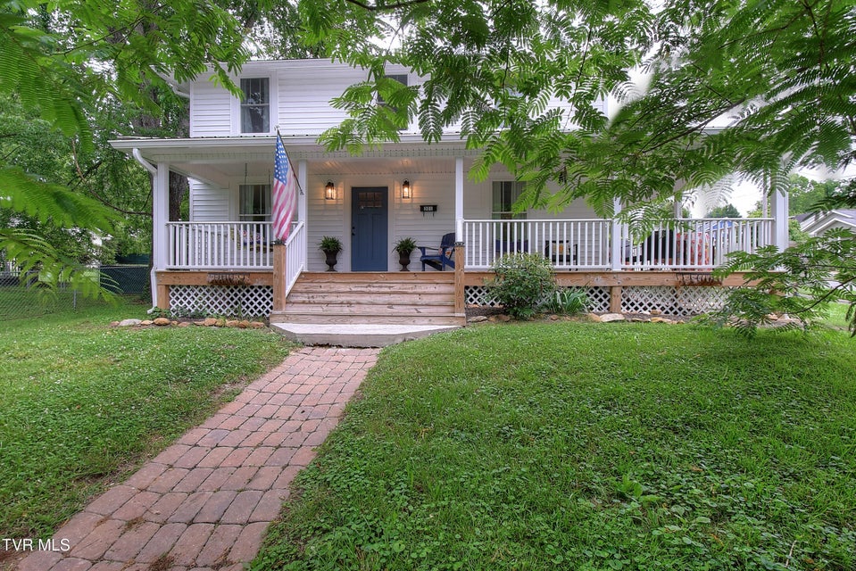 Photo #2: 301 K Street