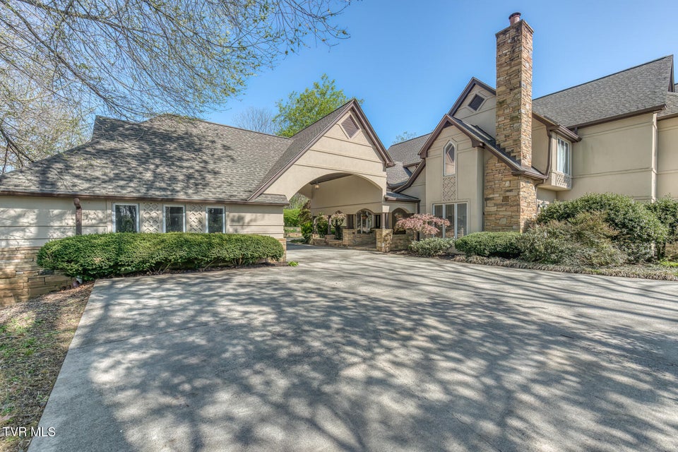 Photo #5: 1009 Gloucester Court