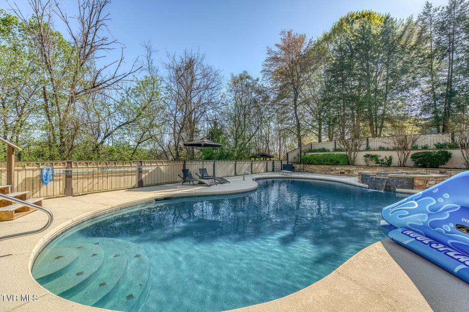 Photo #80: 1009 Gloucester Court