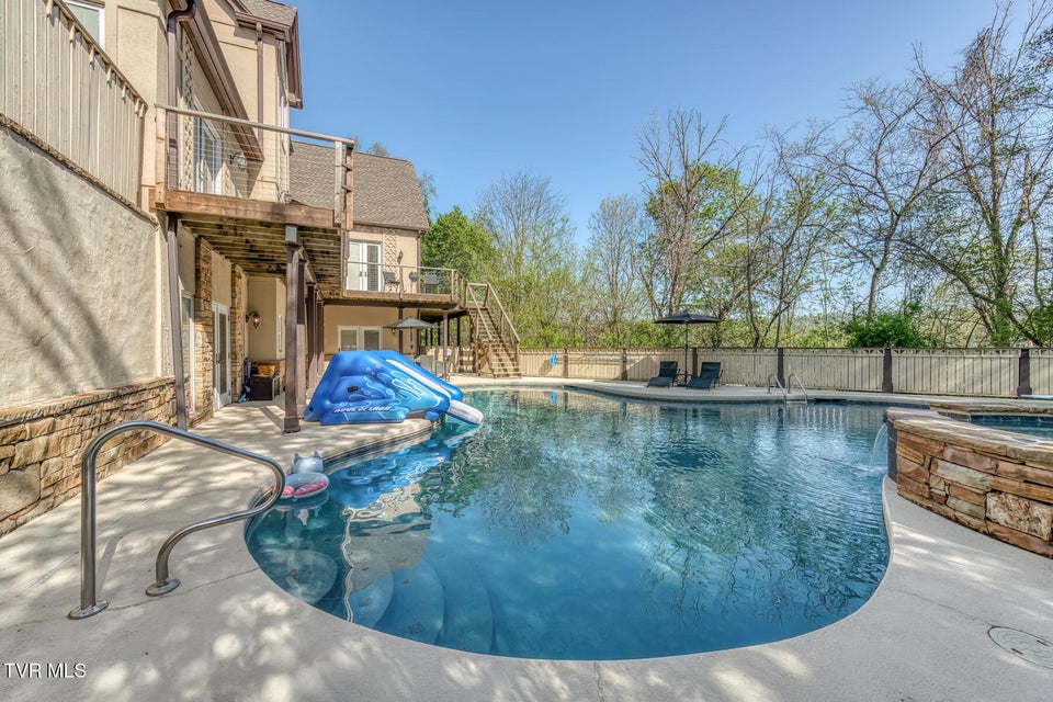 Photo #85: 1009 Gloucester Court
