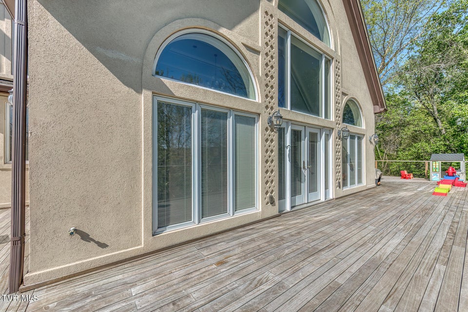 Photo #86: 1009 Gloucester Court