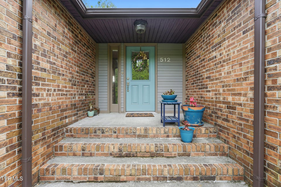 Photo #25: 512 Wheatley Avenue