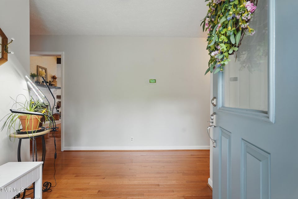 Photo #2: 512 Wheatley Avenue