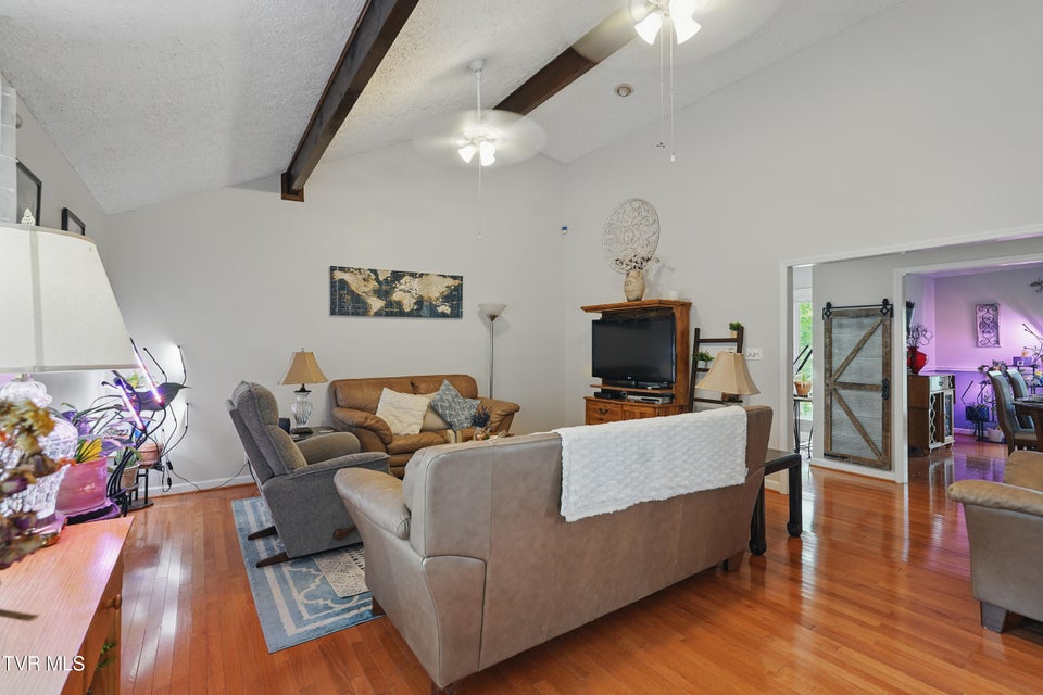 Photo #12: 512 Wheatley Avenue