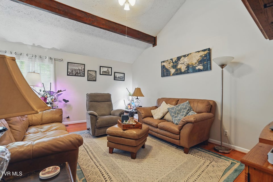 Photo #11: 512 Wheatley Avenue