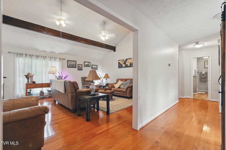 Photo #15: 512 Wheatley Avenue