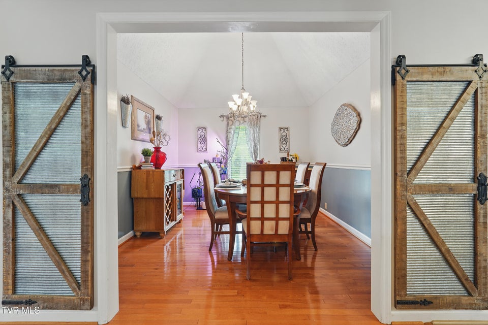 Photo #16: 512 Wheatley Avenue