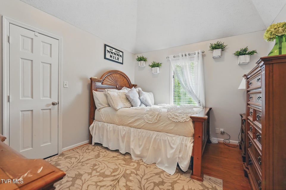 Photo #21: 512 Wheatley Avenue