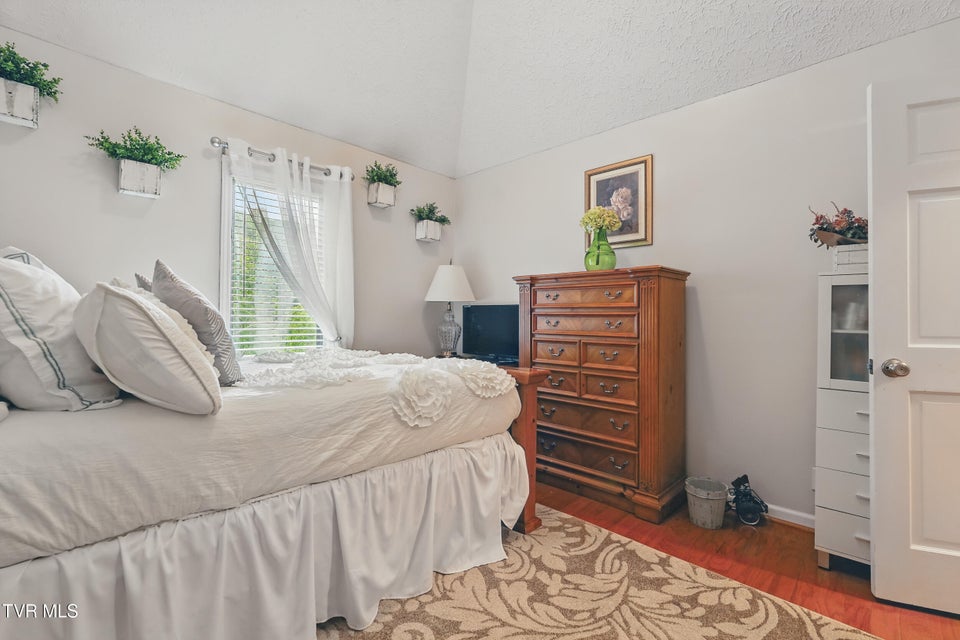 Photo #22: 512 Wheatley Avenue