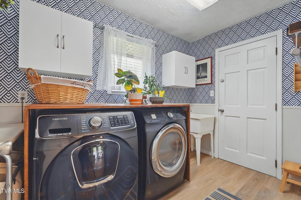 Photo #24: 512 Wheatley Avenue