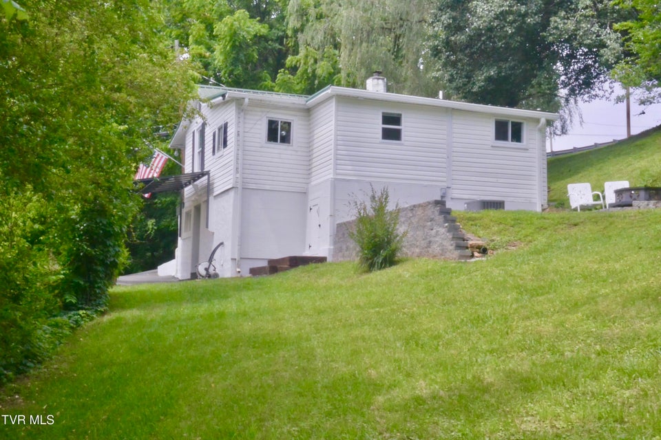Photo #5: 1701 Daytona Court