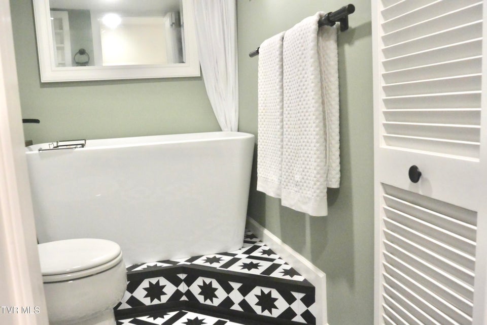 Photo #37: 1701 Daytona Court