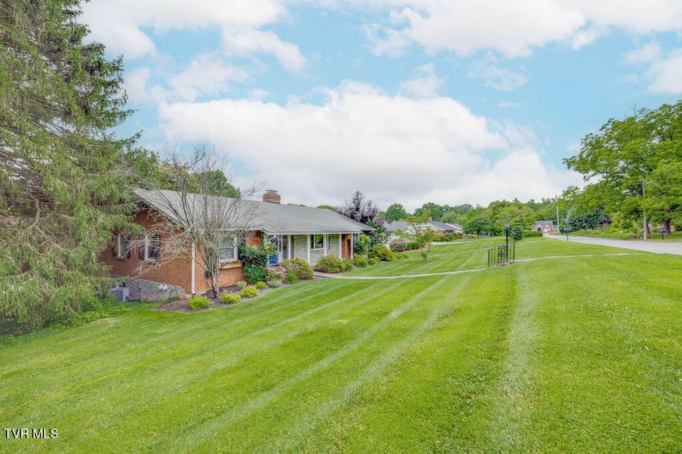 Photo #2: 506 10th Avenue