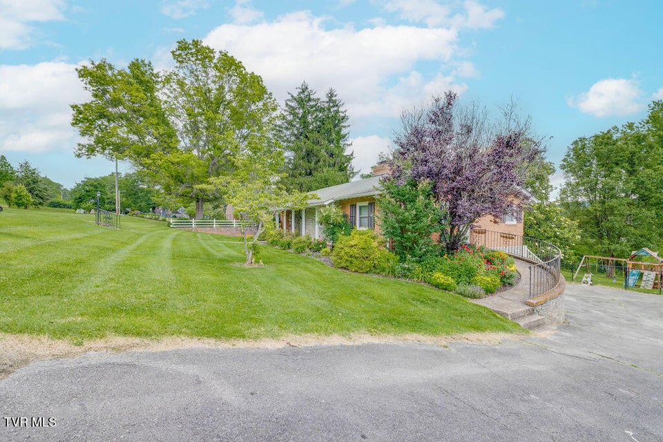 Photo #3: 506 10th Avenue