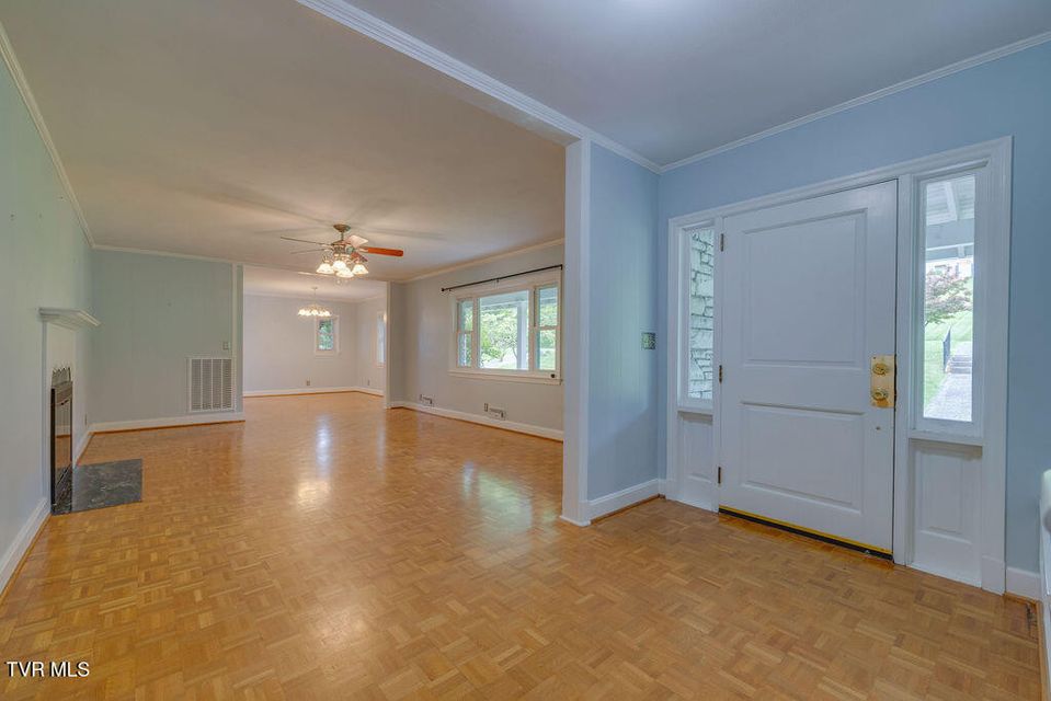 Photo #8: 506 10th Avenue
