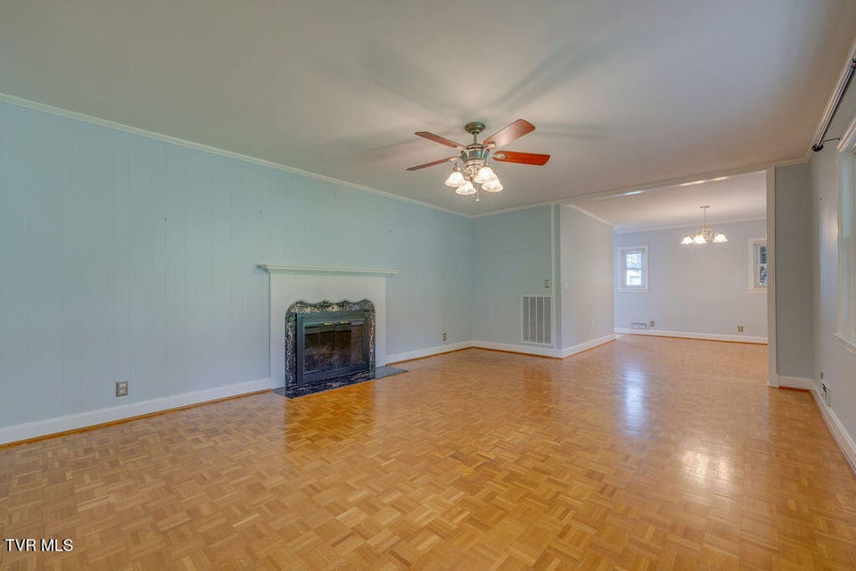 Photo #10: 506 10th Avenue