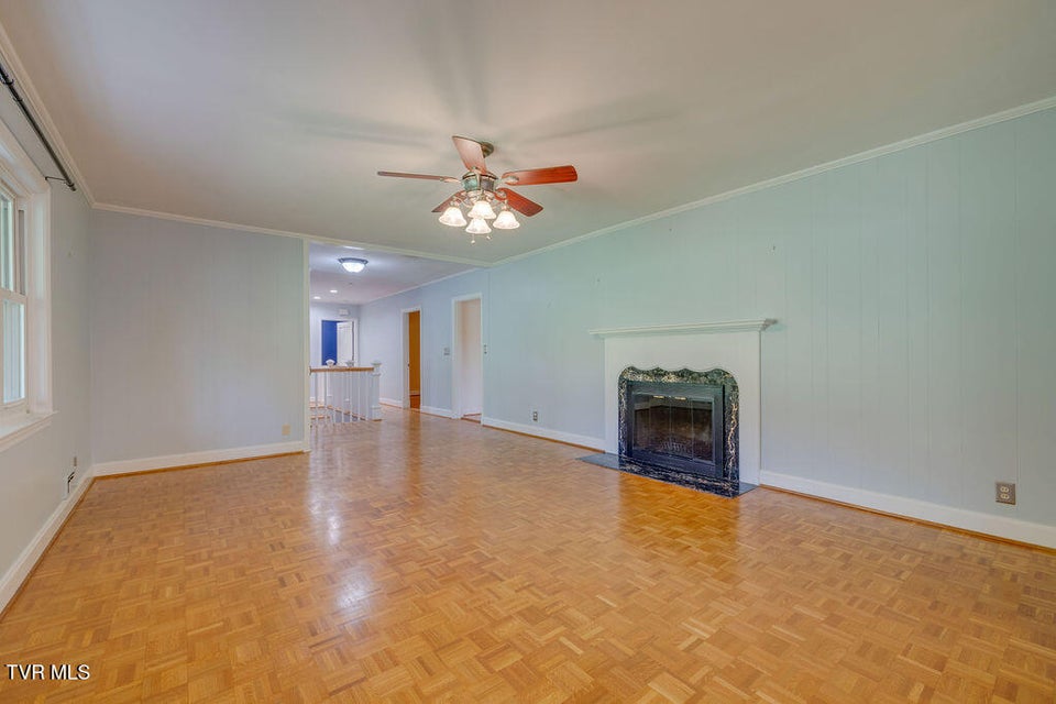 Photo #11: 506 10th Avenue