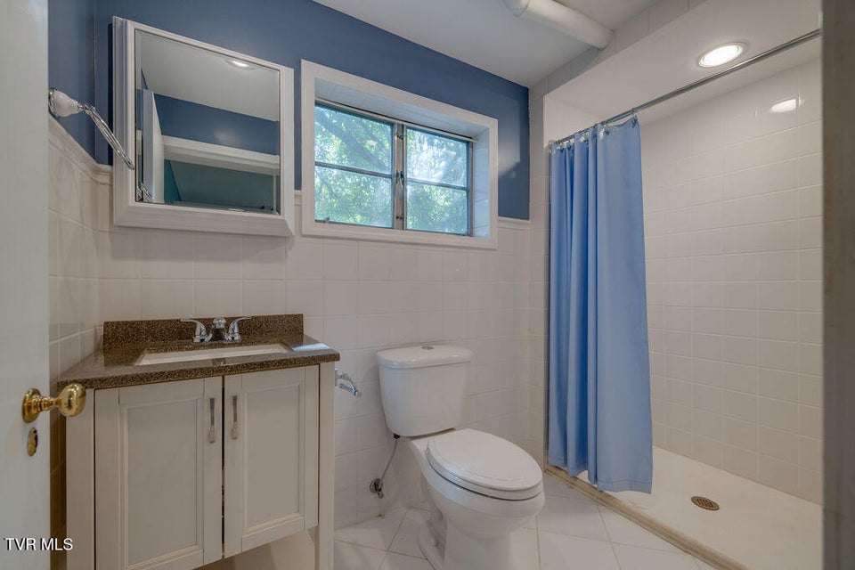 Photo #35: 506 10th Avenue