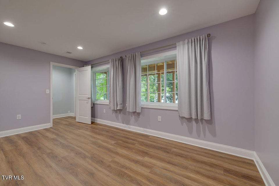 Photo #38: 506 10th Avenue